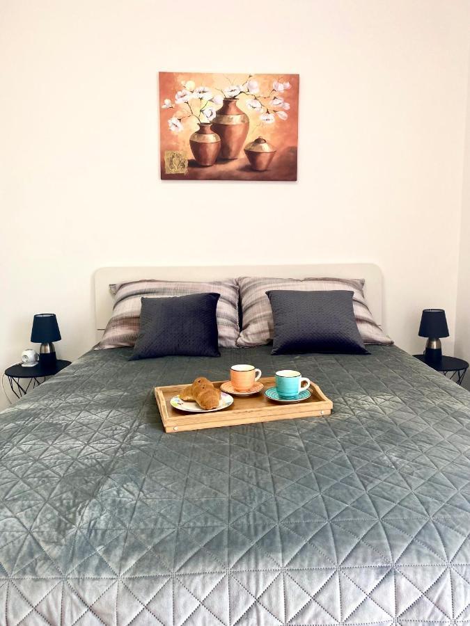 Ema Apartment พูลา ภายนอก รูปภาพ