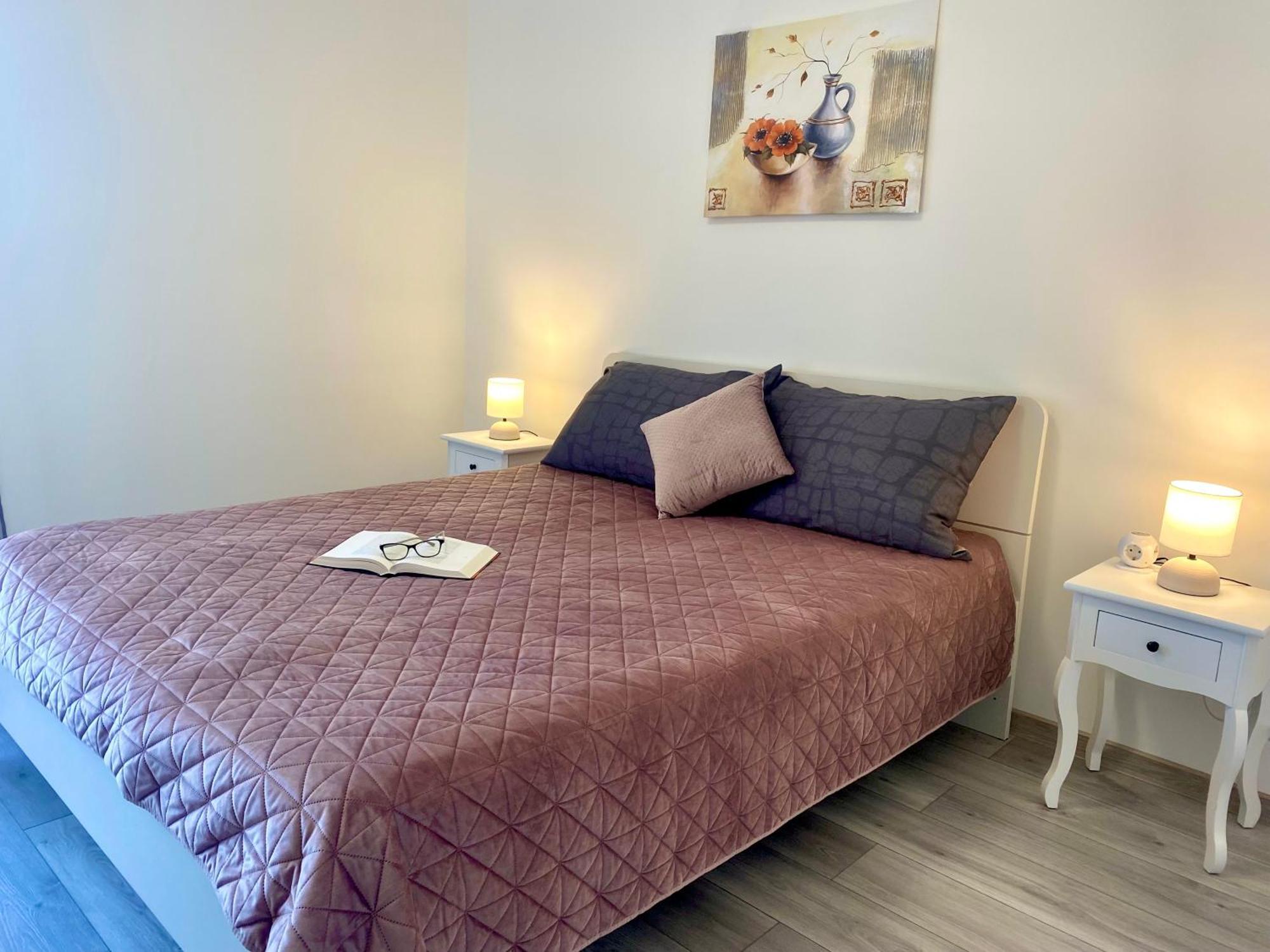 Ema Apartment พูลา ภายนอก รูปภาพ